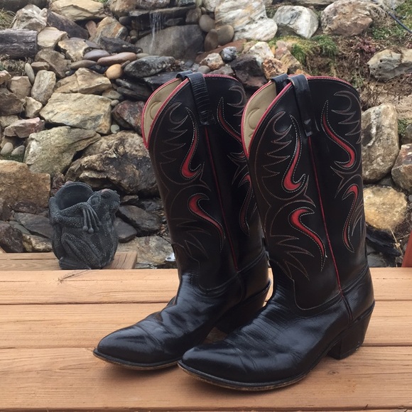 Black cowboy boots with red and white detail - Picture 2 of 8